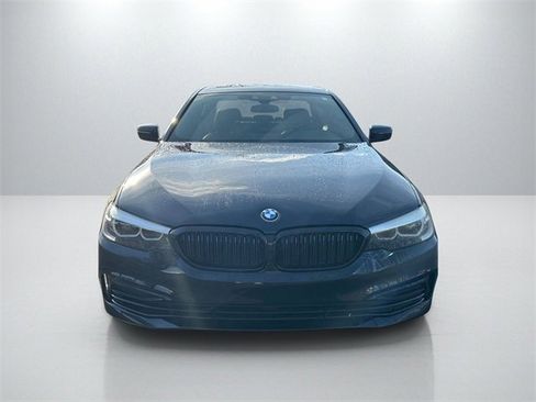 Used 2019 BMW 530e w/ Convenience Package image 2