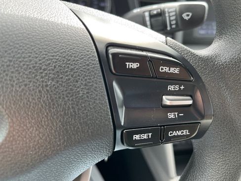 Used 2019 Hyundai Elantra SE image 19