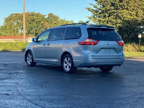 Used 2015 Toyota Sienna LE image 7