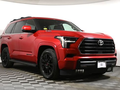 Used 2025 Toyota Sequoia SR5 w/ SR5 Premium Package image 9