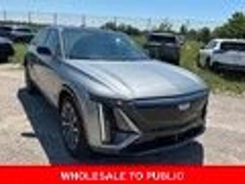 Used 2024 Cadillac Lyriq Sport w/ LPO, Floor Liner Package AWD/4WD image 11