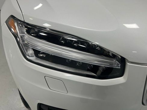 Used 2021 Volvo XC90 T6 Momentum w/ Climate Package image 10