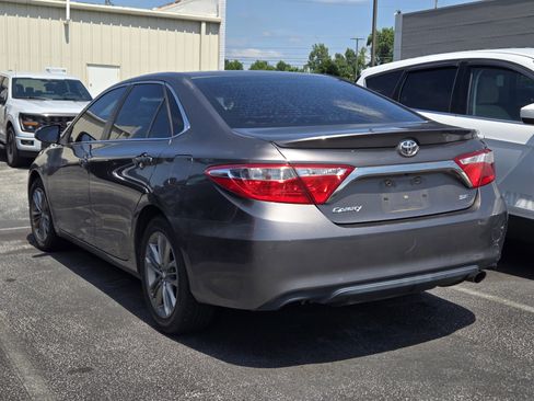 Used 2017 Toyota Camry SE FWD image 4