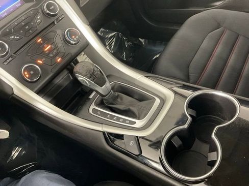 Used 2014 Ford Fusion SE w/ Equipment Group 201A image 19