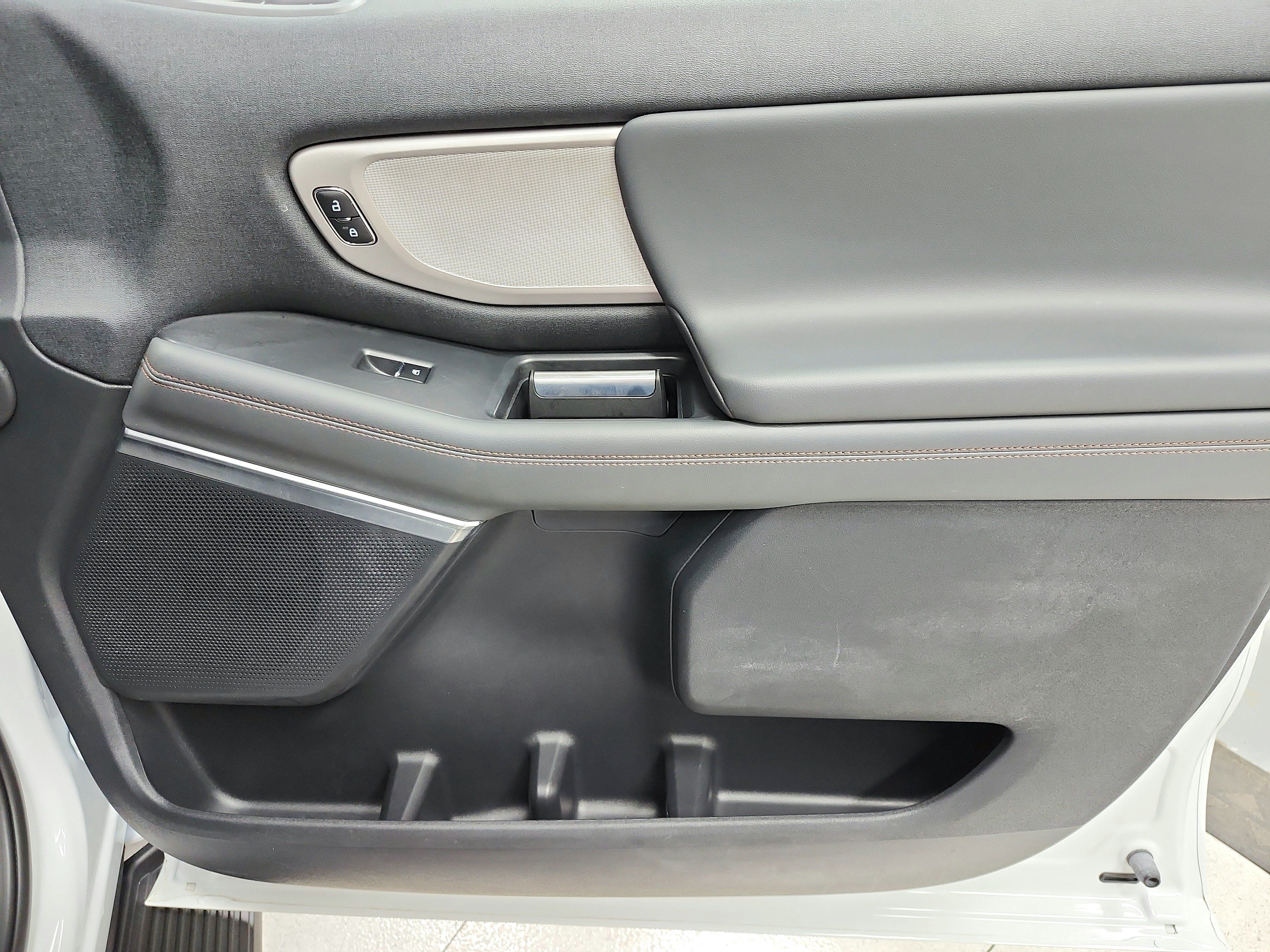 Used 2025 Ford Expedition Active AWD/4WD image 50