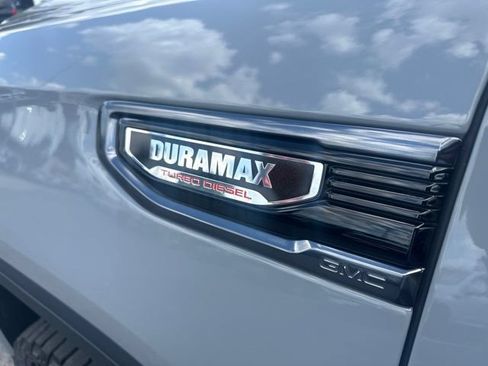 Used 2024 GMC Sierra 1500 AT4 w/ Technology Package AWD/4WD image 8
