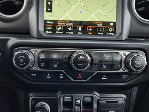 Used 2021 Jeep Gladiator Overland w/ Uconnect 4C Nav & Sound Group image 12
