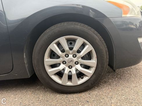 Used 2014 Nissan Altima 2.5 S FWD image 6