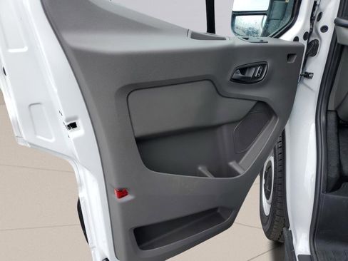 New 2025 Ford Transit 250 148 Medium Roof image 15