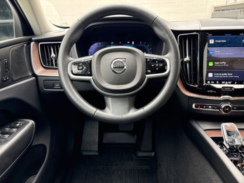 Certified 2023 Volvo XC60 B5 Ultimate w/ Climate Package image 16
