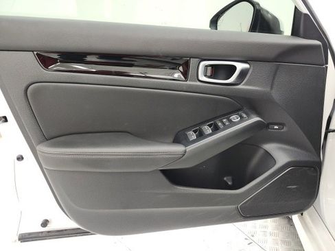 Used 2024 Honda Civic Touring image 11