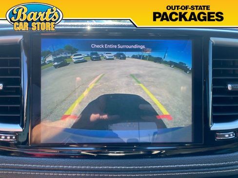 Used 2024 Chrysler Pacifica Limited FWD image 35