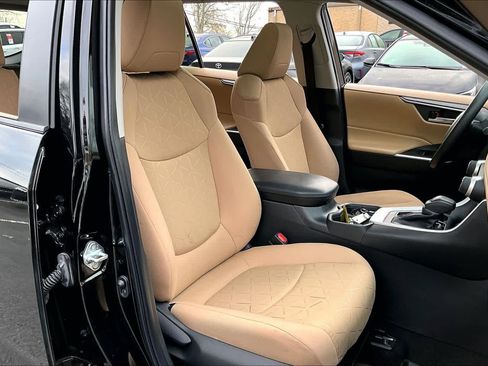 Used 2024 Toyota RAV4 XLE image 8