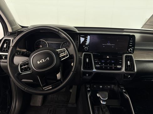 Certified 2023 Kia Sorento X-Line EX AWD/4WD image 3