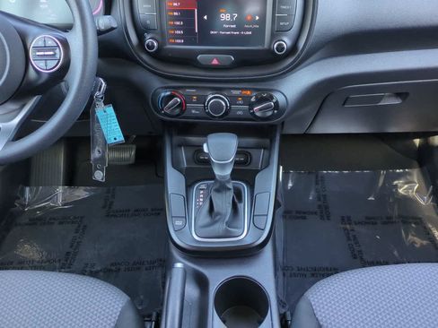 Used 2024 Kia Soul LX w/ Option Group 015 FWD image 18