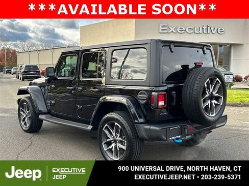 Used 2024 Jeep Wrangler Unlimited w/ Convenience Group image 4