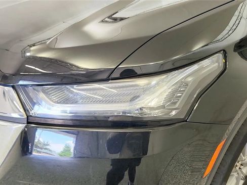 Used 2023 Chevrolet Traverse LT w/ Rear Camera Mirror Package AWD/4WD image 34