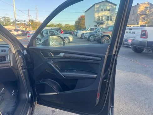 Used 2018 Audi Q5 Prestige w/ Prestige Package image 19