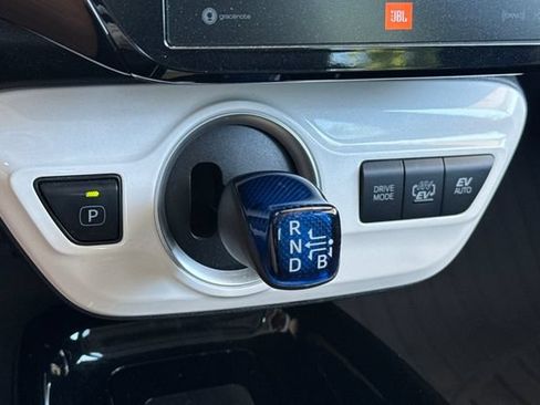 Used 2018 Toyota Prius Prime Advanced FWD image 22