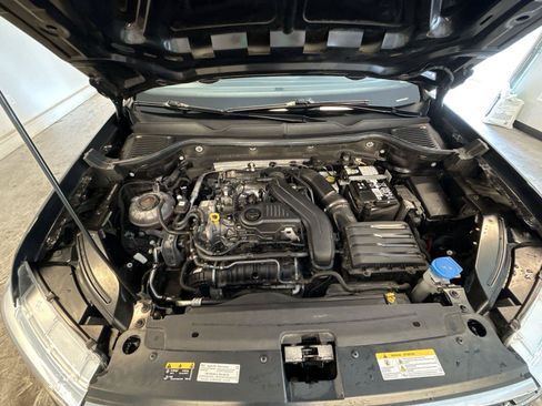 Used 2024 Volkswagen Taos SE w/ Panoramic Sunroof Package AWD/4WD image 18