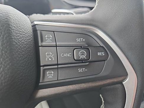 New 2026 Jeep Grand Cherokee Limited w/ Limited Altitude Package AWD/4WD image 42