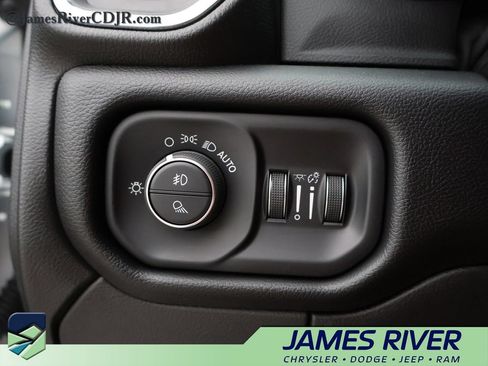 Used 2025 RAM 3500 Laramie w/ Sport Appearance Package AWD/4WD image 31