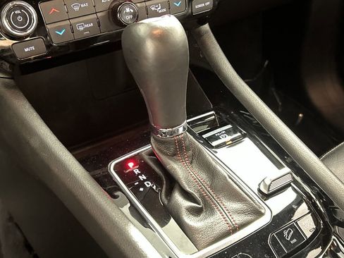 Used 2025 Jeep Compass Trailhawk image 15