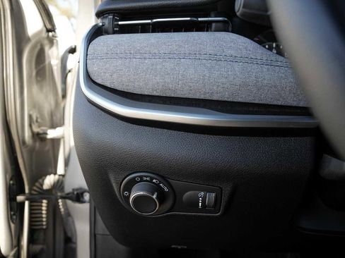 Used 2024 Jeep Compass Sport image 21