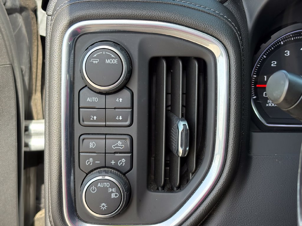 Used 2021 Chevrolet Silverado 1500 RST AWD/4WD image 25