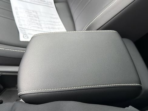 Used 2023 Volkswagen Tiguan SE R-Line image 36