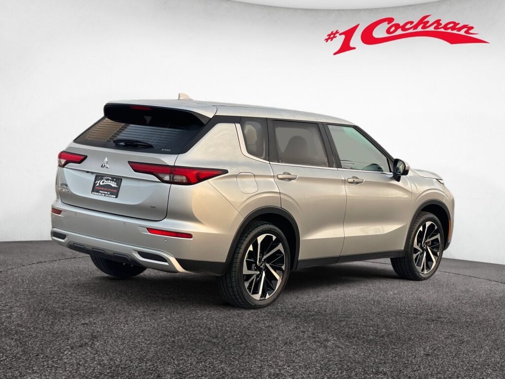 Used 2024 Mitsubishi Outlander SE AWD/4WD image 30