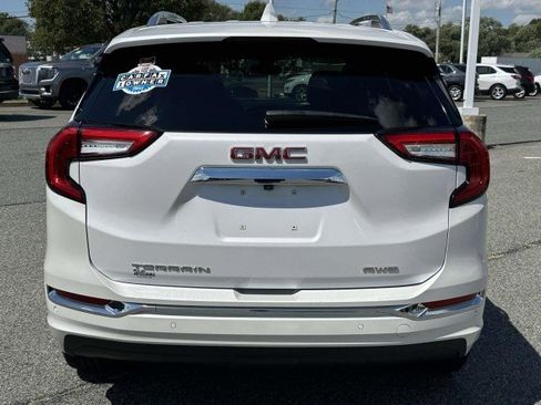 Used 2024 GMC Terrain Denali w/ Denali Premium Package image 4