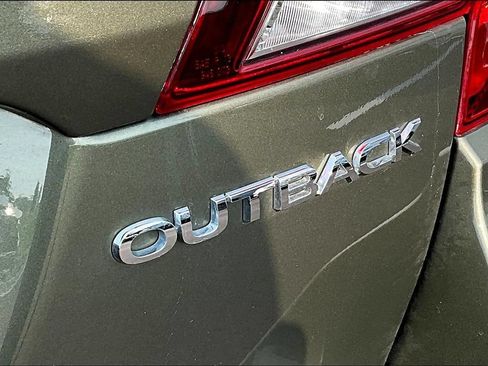 Used 2018 Subaru Outback 2.5i Touring AWD/4WD image 21