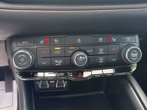 Used 2024 Dodge Durango GT RWD image 18