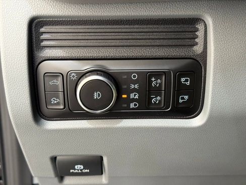 New 2026 Ford F250 XLT w/ XLT Premium Package AWD/4WD image 32