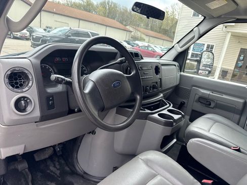 Used 2013 Ford E-250 and Econoline 250 image 15