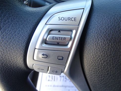 Used 2016 Nissan Rogue S image 13