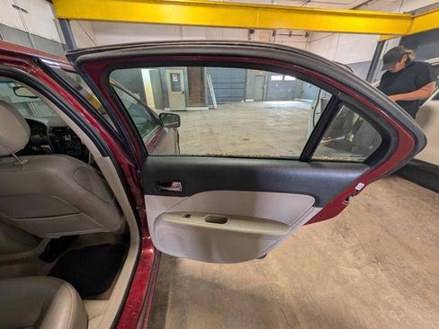 Used 2006 Ford Fusion SEL FWD image 28