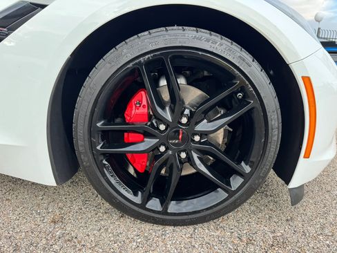 Used 2019 Chevrolet Corvette Stingray Coupe w/ Carbon Flash Badge Package RWD image 14