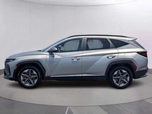 Used 2025 Hyundai Tucson SEL FWD image 2