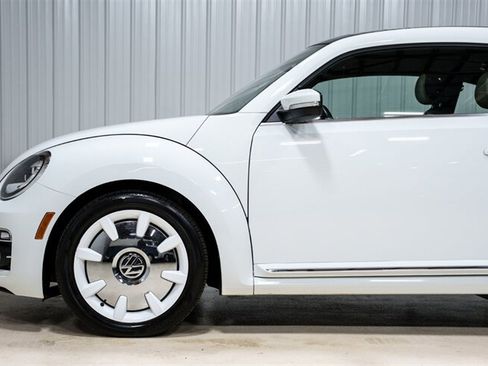 Used 2019 Volkswagen Beetle 2.0T Final Edition SEL FWD image 3