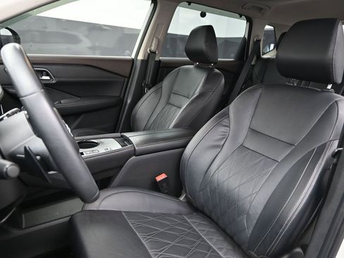 Used 2022 Nissan Rogue Platinum w/ Head-Up Display Package image 17