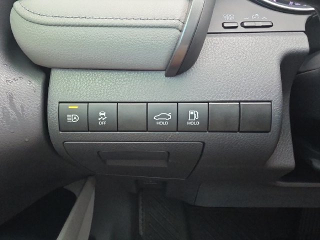 Used 2020 Toyota Camry SE FWD image 20