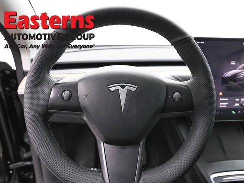 Used 2022 Tesla Model Y Long Range AWD/4WD image 10