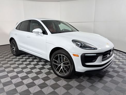 Used 2026 Porsche Macan AWD/4WD image 7