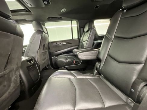 Used 2020 Cadillac Escalade ESV Platinum image 8