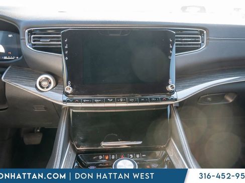 Used 2022 Jeep Wagoneer Series III w/ Premium Group I AWD/4WD image 8