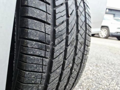 Used 2017 Ford Focus Titanium w/ Titanium Technology Package image 7