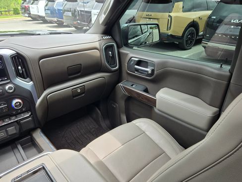 Used 2019 GMC Sierra 1500 SLT w/ SLT Premium Plus Package AWD/4WD image 11