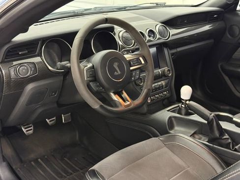 Used 2019 Ford Mustang Shelby GT350 w/ Technology Package RWD image 9